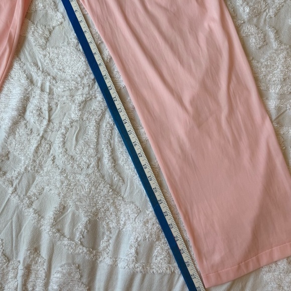 Vanity Fair beautiful Women's Pink Sleepwear Set Size Medium.  EUC - Picture 7 of 12